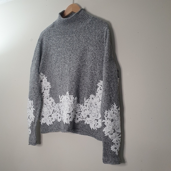 Reitmans Grey Mock Neck With lace details Oversized Sweater Size S - Picture 2 of 6